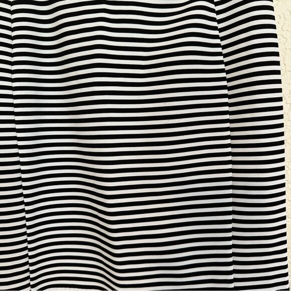 41 Hawthorne Black Striped Pencil Skirt Size Medium‎ - Picture 13 of 14